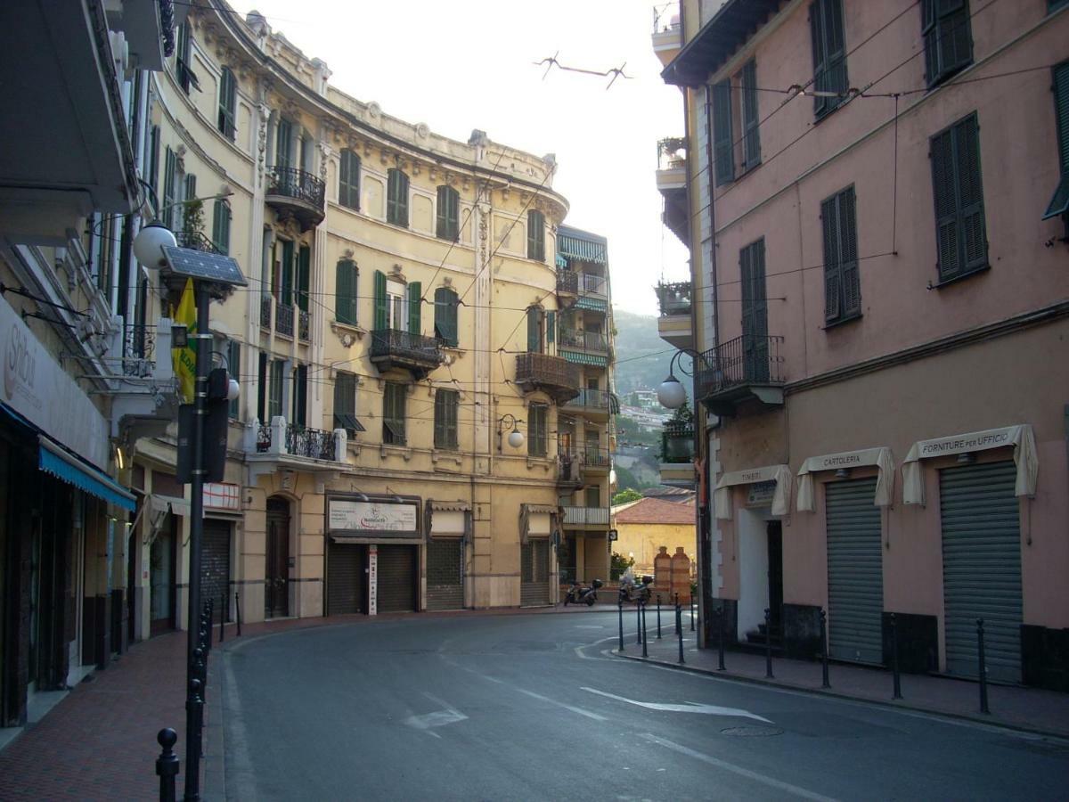 Appartamento Al Mare Di Ventimiglia Bagian luar foto