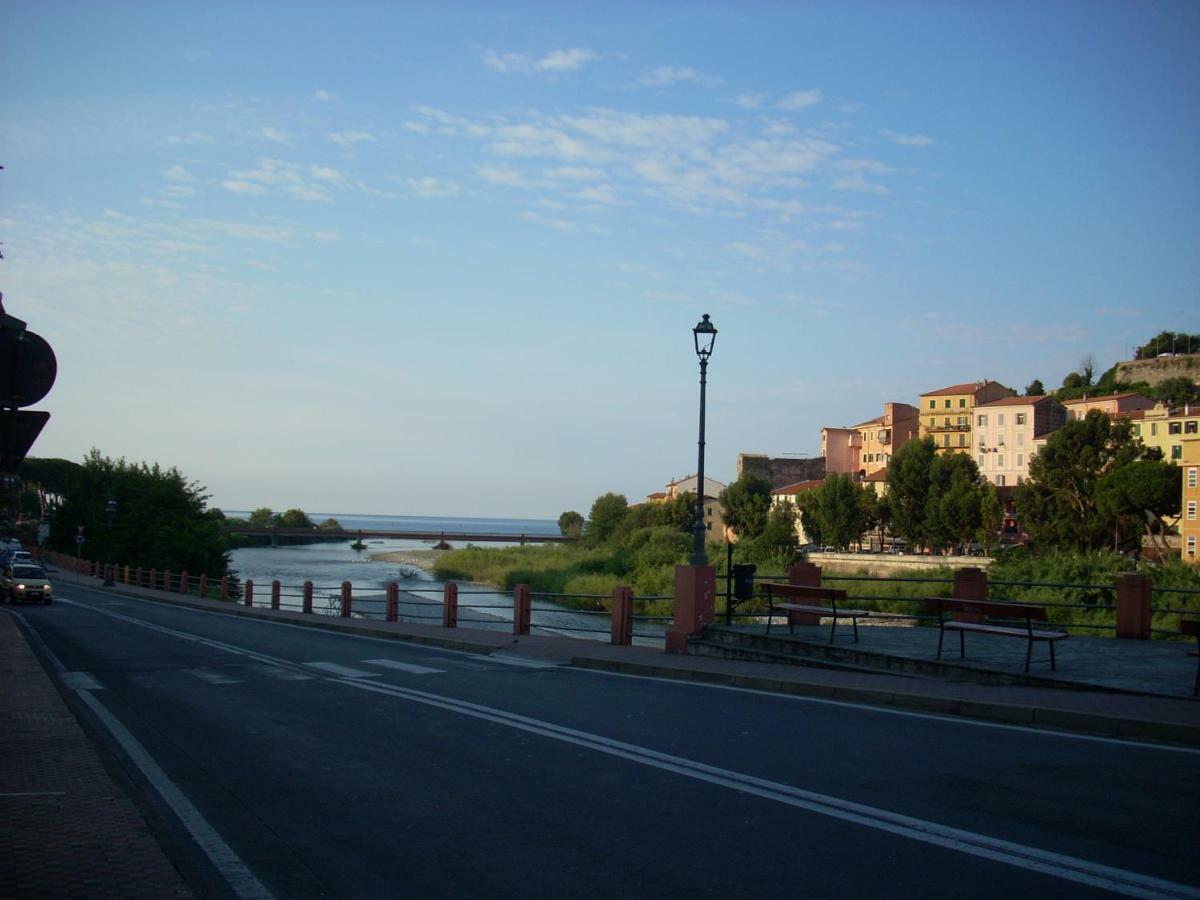 Appartamento Al Mare Di Ventimiglia Bagian luar foto
