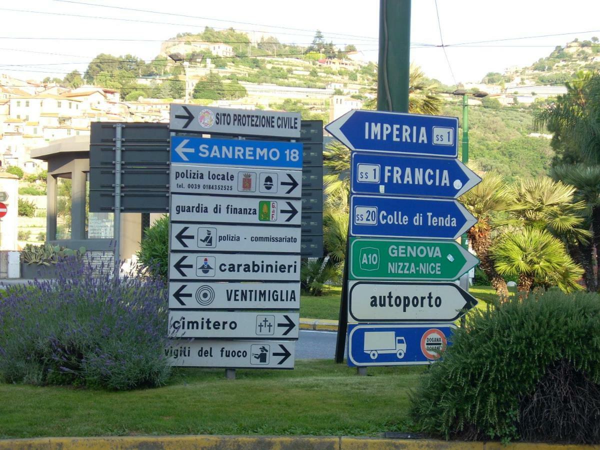 Appartamento Al Mare Di Ventimiglia Bagian luar foto